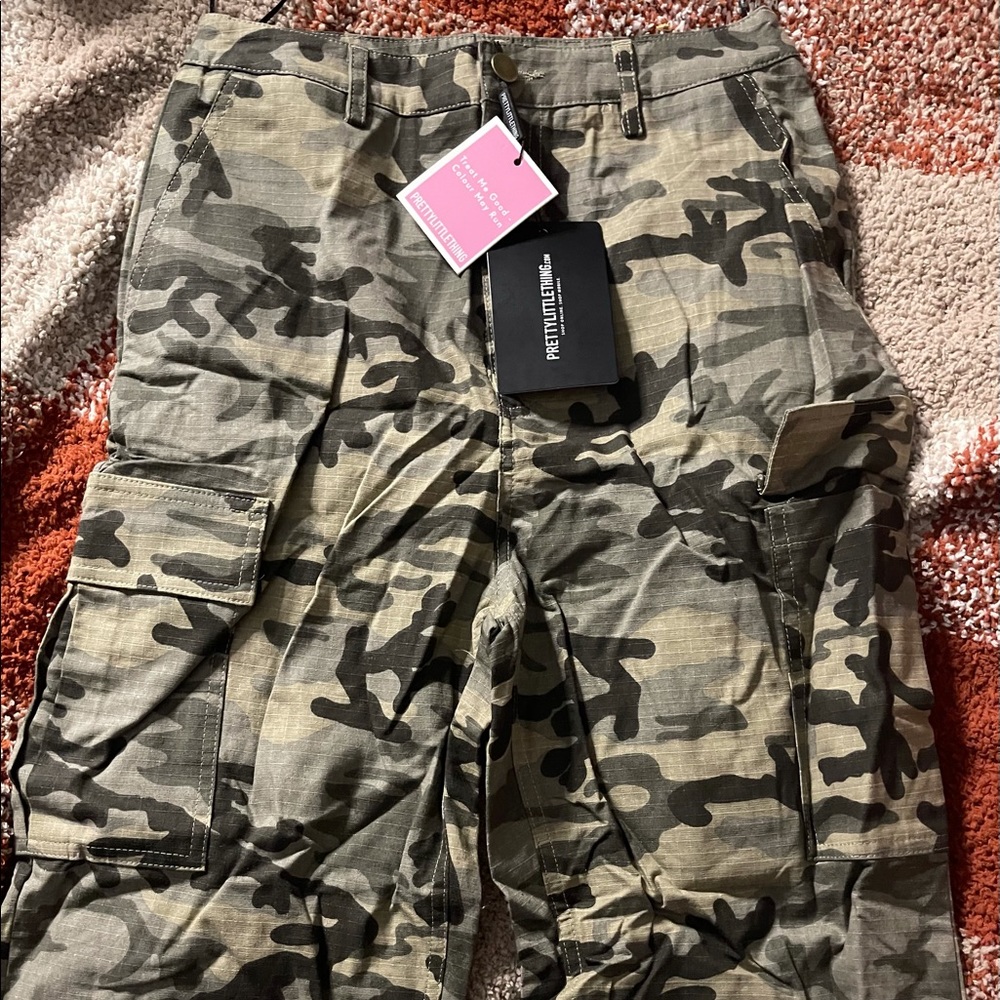 camo cargo pants (uk8/us6)